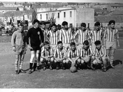 Archive photo of an NK Hajduk 1932 Vela Luka team — the same blue-and-white stripes, decades ago.