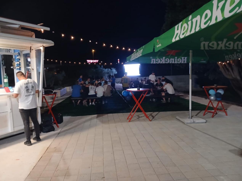 Nova fan zona na Močnom Lazu postala središte druženja ljubitelja nogometa — fotografija 1
